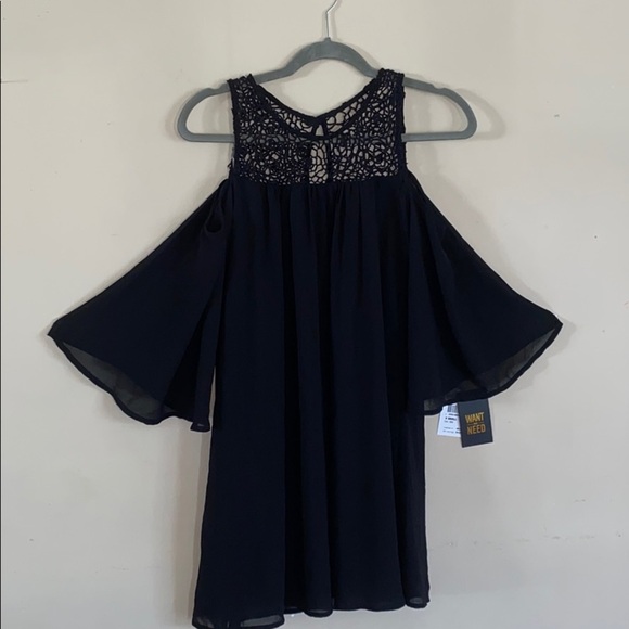 NWT Black Want and Need Crocheted Flowy Yoke Cold-Shoulder Mini Dress Size xs - Picture 3 of 4